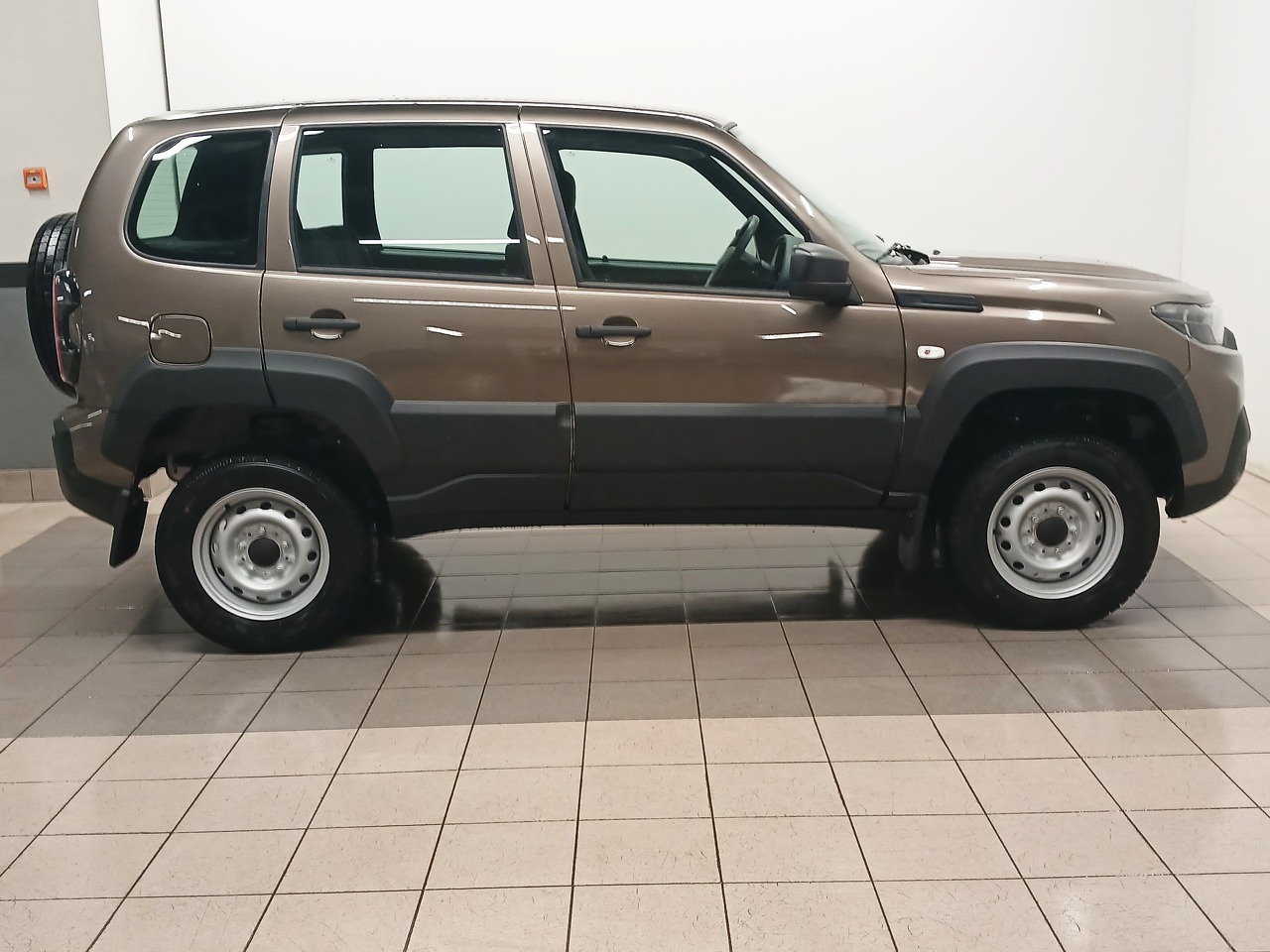 Легковой автотранспорт - LADA Niva Travel 1.7 MT (83 л.с.) 4WD