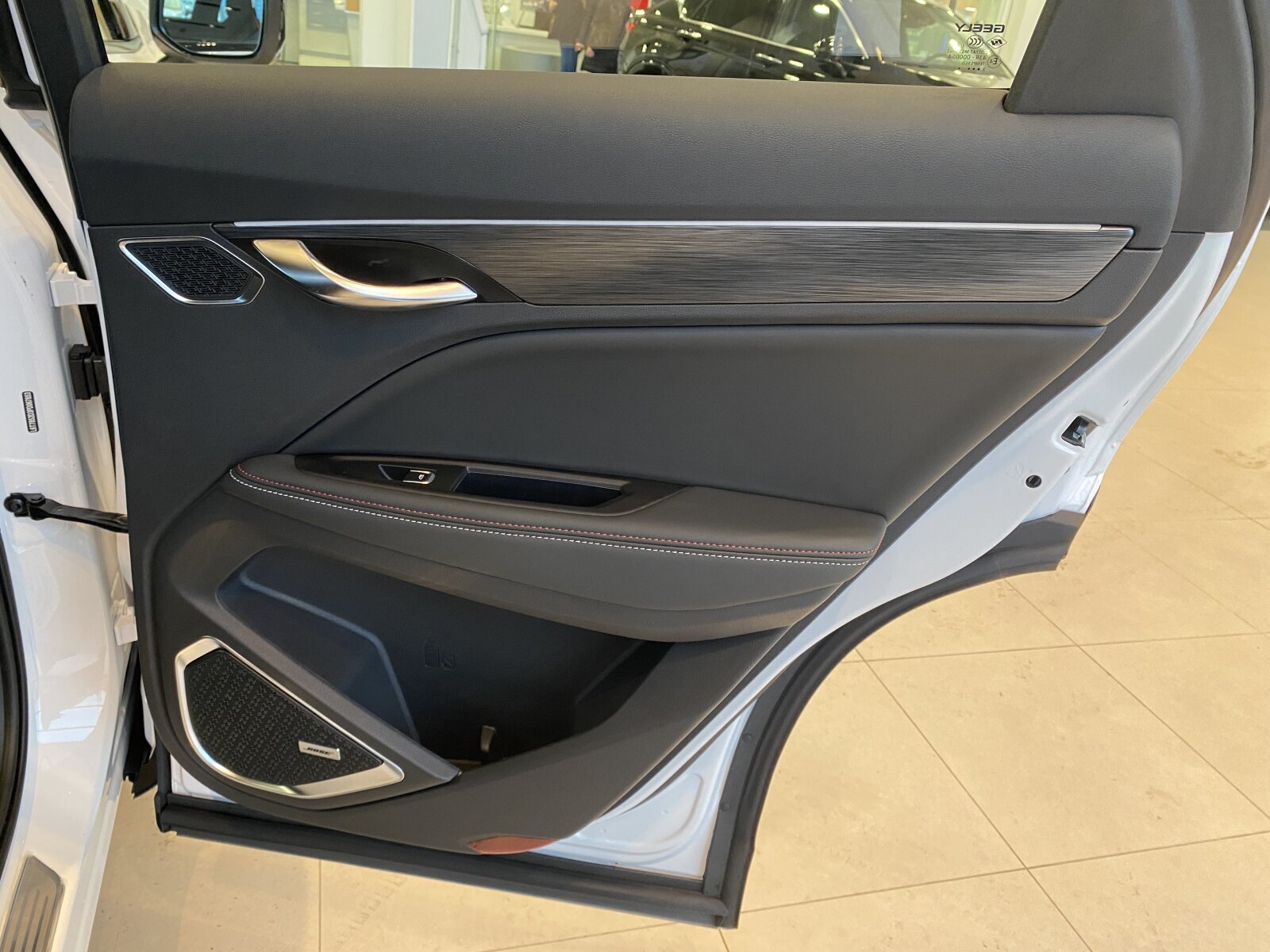 Легковой автотранспорт - GEELY Tugella 