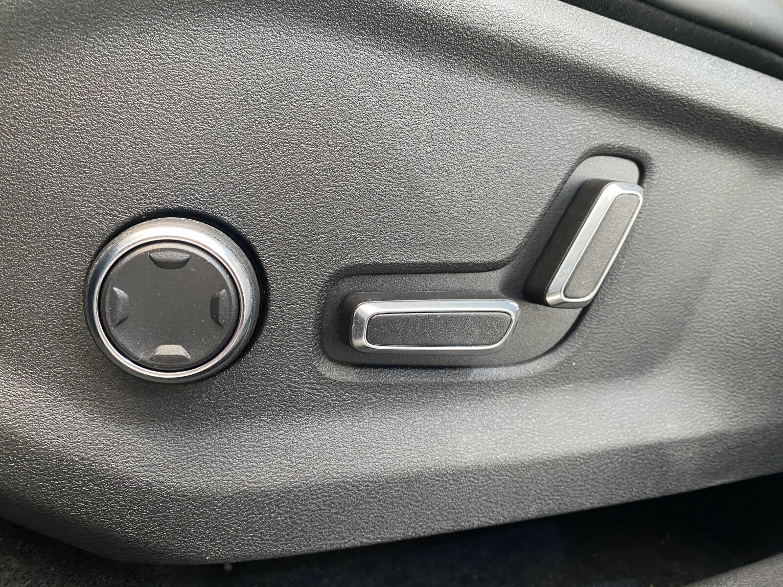 Легковой автотранспорт - GEELY Monjaro 