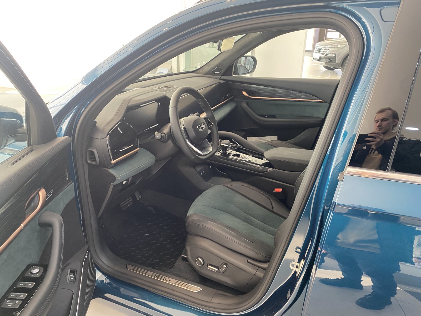 Легковой автотранспорт - GEELY Monjaro 