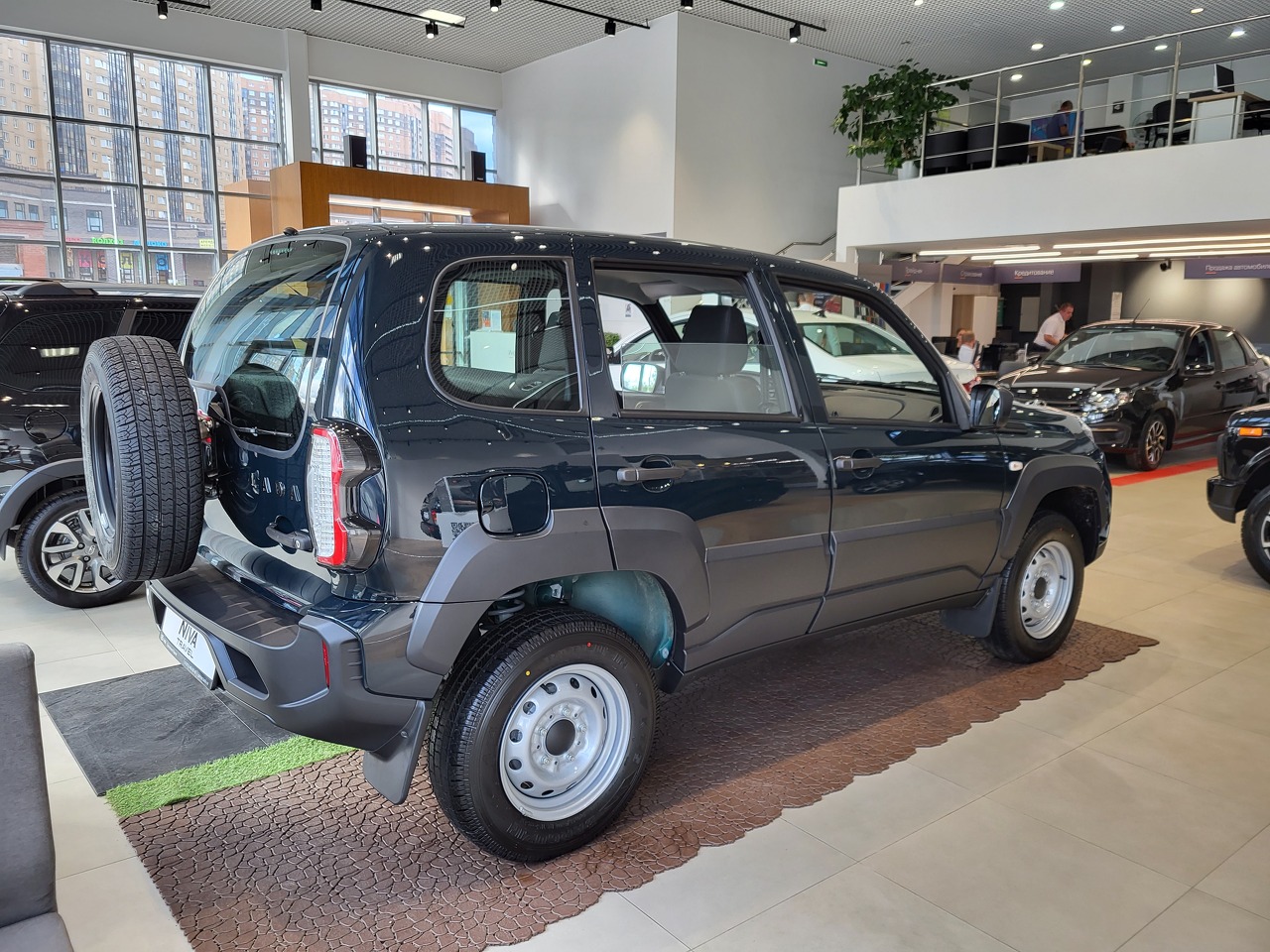 Легковой автотранспорт - Niva 1.7 MT (80 л.с.) 4WD