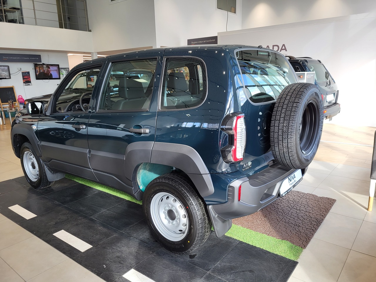 Легковой автотранспорт - Niva 1.7 MT (80 л.с.) 4WD