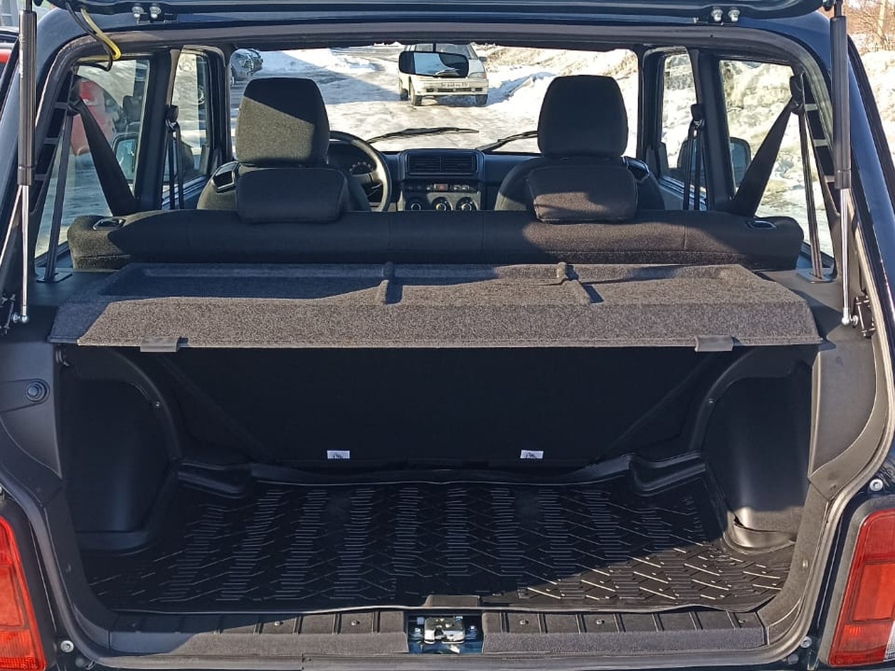 Легковой автотранспорт - Niva Legend 1.7 MT (83 л.с.) 4WD