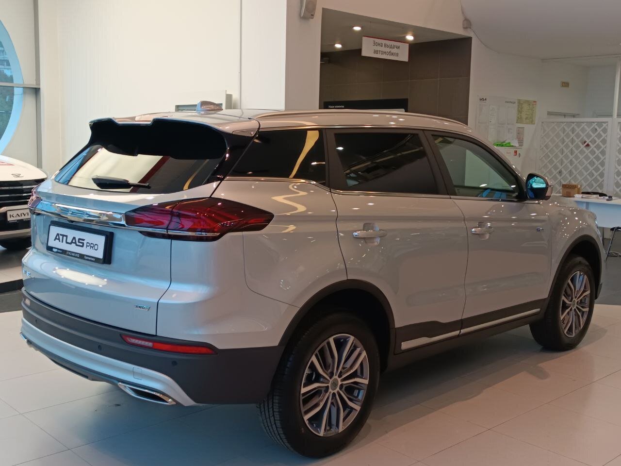 Легковой автотранспорт - GEELY Atlas Pro 