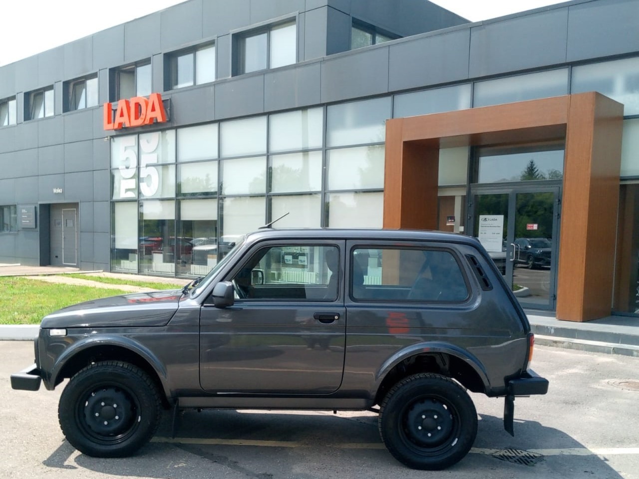 Легковой автотранспорт - LADA Niva Legend 1.7 MT (83 л.с.) 4WD
