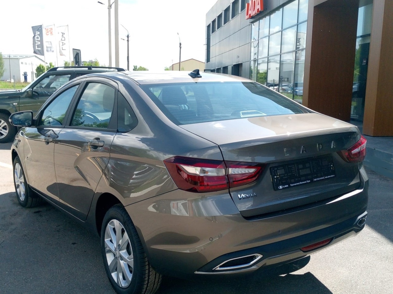 Легковой автотранспорт - LADA Vesta 1.8 CVT (122 л.с.)