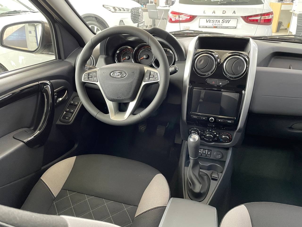 Легковой автотранспорт - LADA Largus Cross 1.6 MT (106 л.с.)