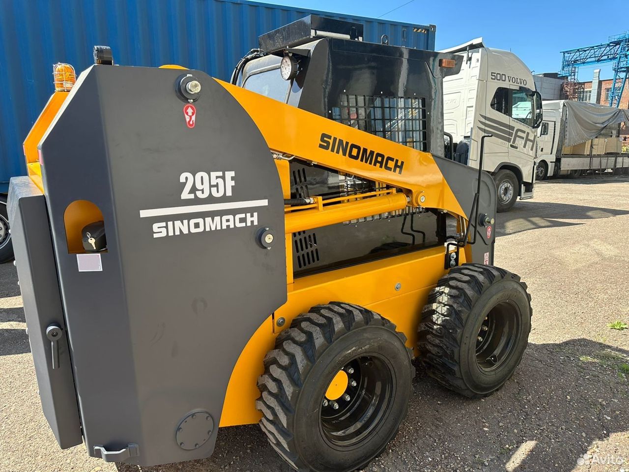 Мини-погрузчики - SINOMACH 295F