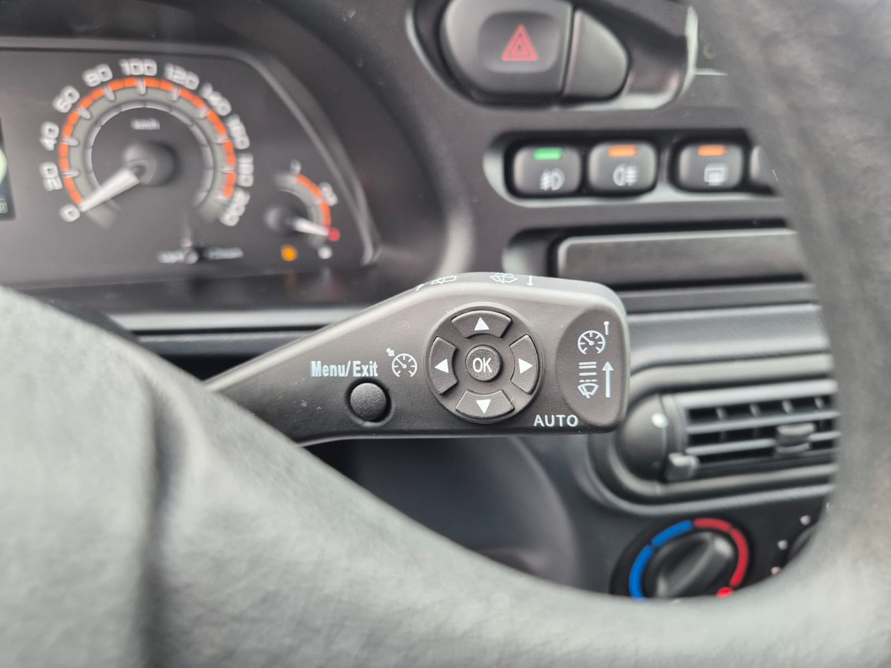 Легковой автотранспорт - LADA Niva Travel 1.7 MT (83 л.с.) 4WD