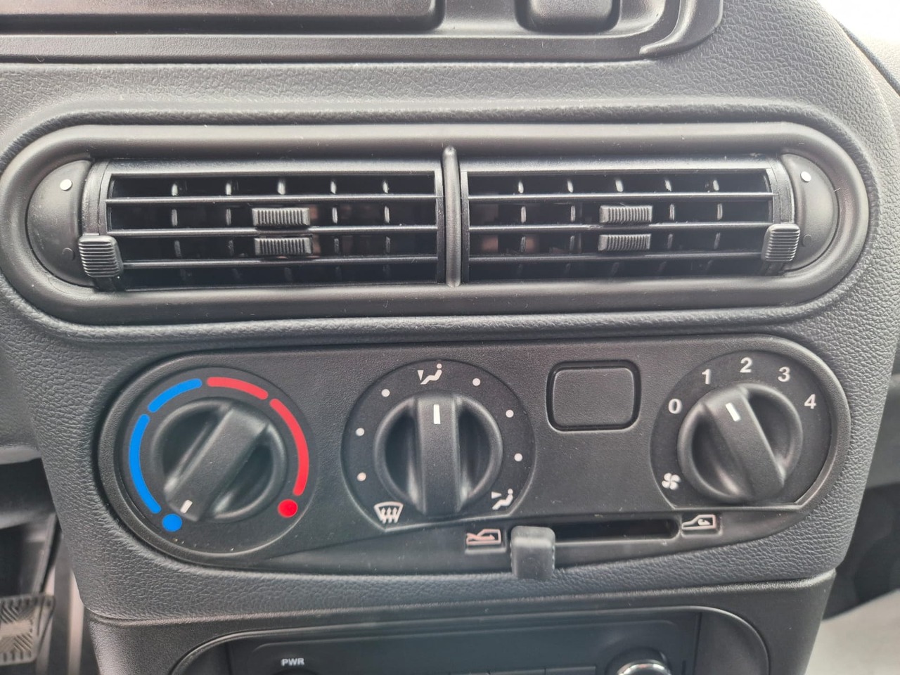 Легковой автотранспорт - LADA Niva Travel 1.7 MT (83 л.с.) 4WD