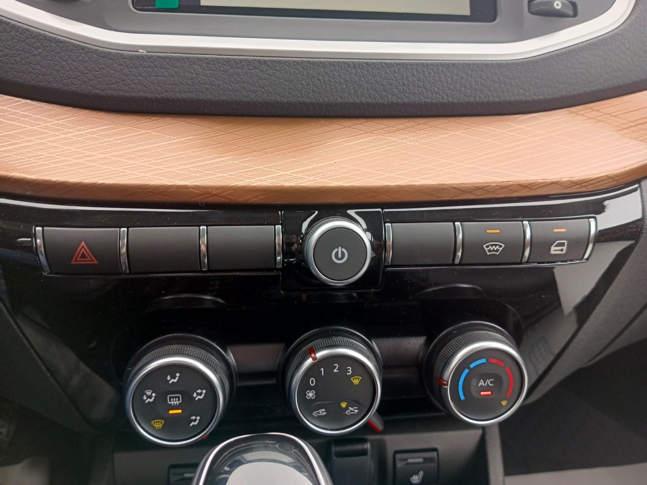 Легковой автотранспорт - Vesta SW Cross 1.8 CVT (122 л.с.)