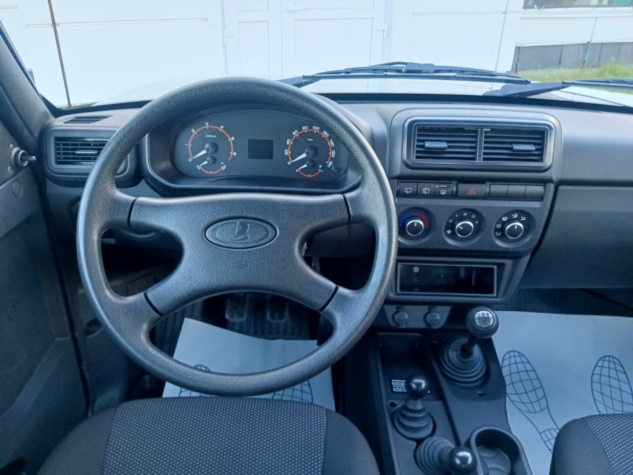 Легковой автотранспорт - LADA Niva Legend 1.7 MT (83 л.с.) 4WD