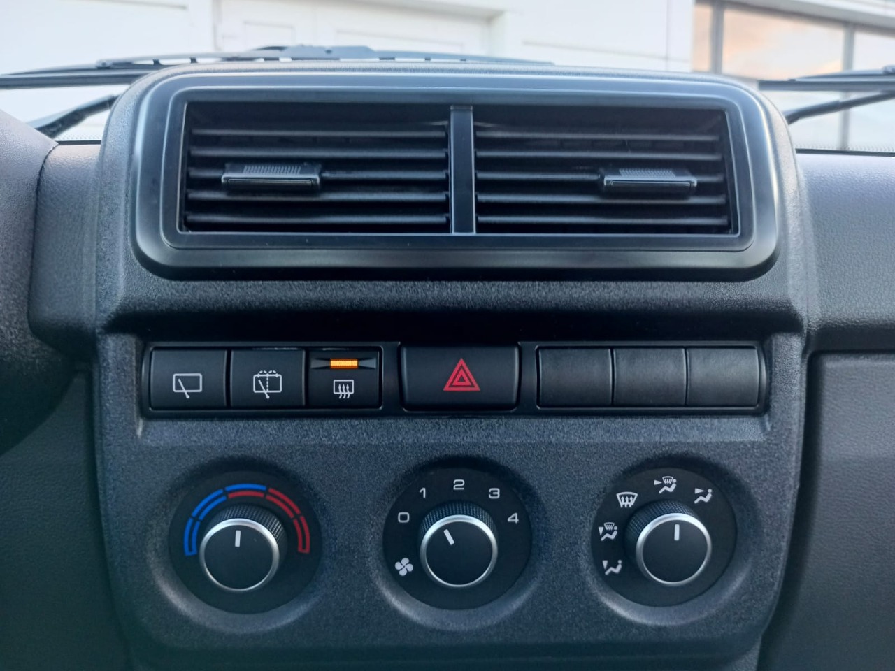 Легковой автотранспорт - LADA Niva Legend 1.7 MT (83 л.с.) 4WD