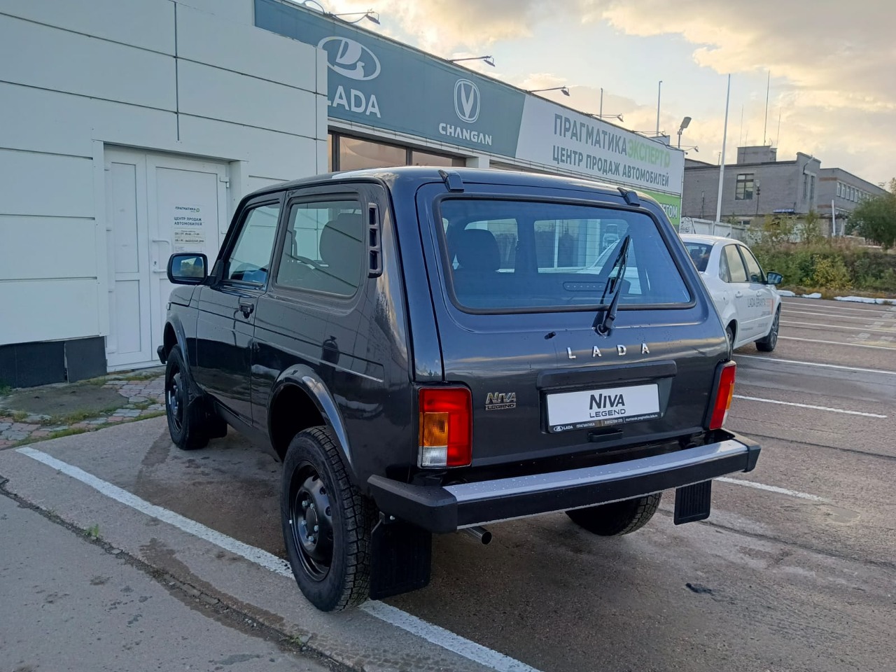 Легковой автотранспорт - LADA Niva Legend 1.7 MT (83 л.с.) 4WD