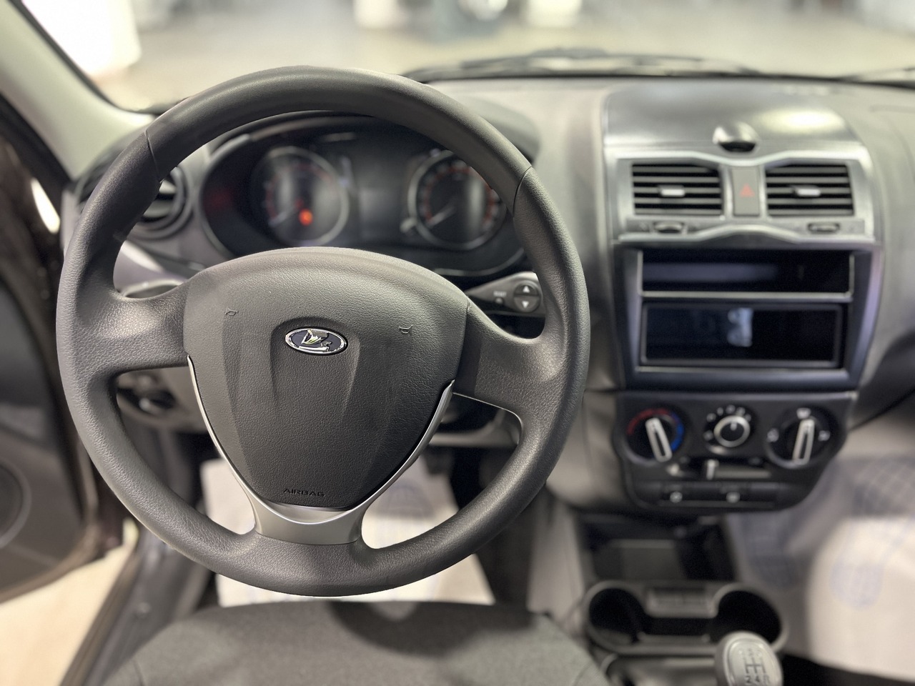 Легковой автотранспорт - Granta 1.6 MT (90 л.с.)