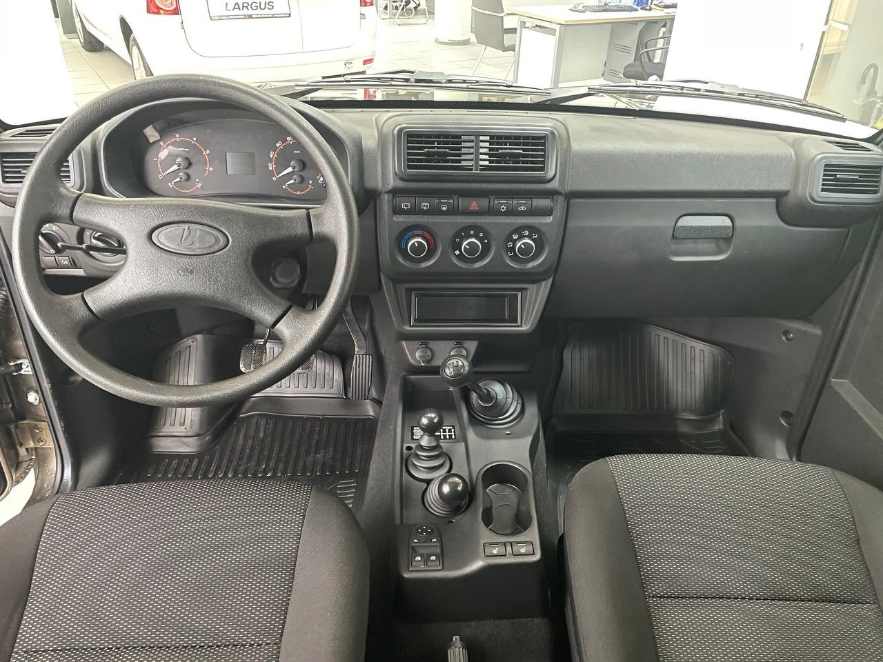 Легковой автотранспорт - LADA Niva Legend 1.7 MT (83 л.с.) 4WD