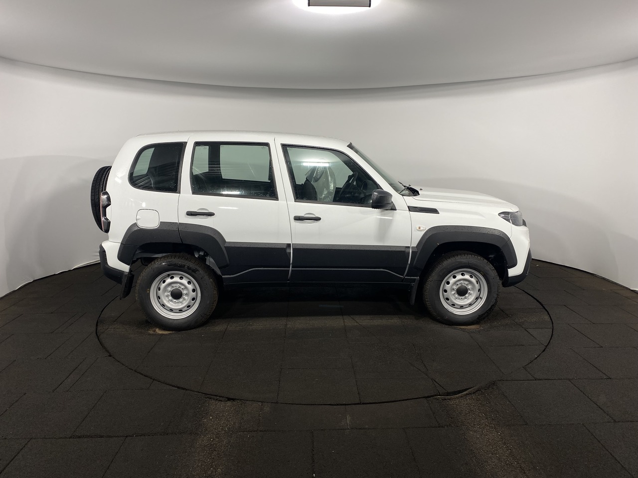 Легковой автотранспорт - LADA Niva Travel 1.7 MT (83 л.с.) 4WD