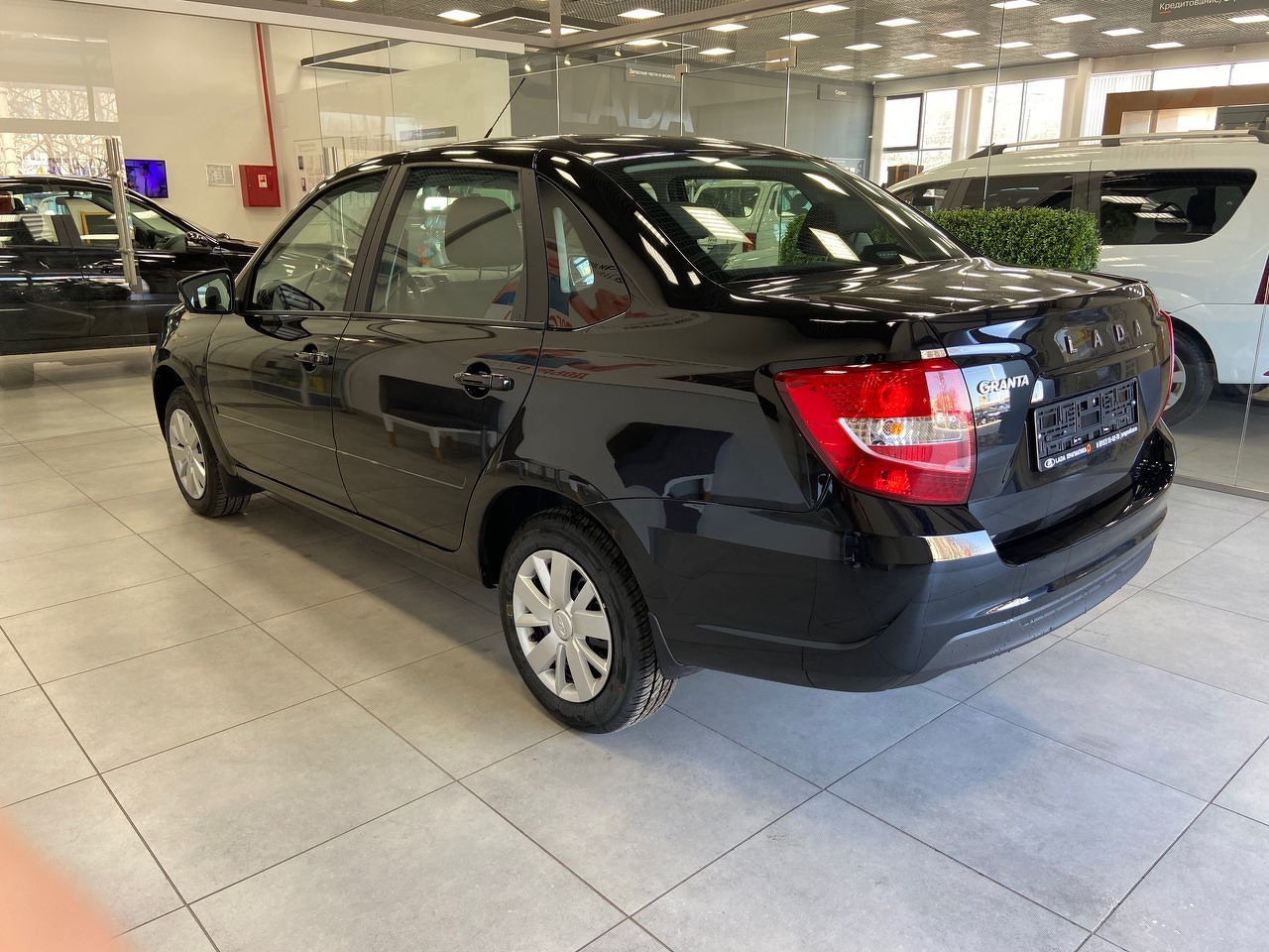Легковой автотранспорт - LADA Granta 1.6 MT (90 л.с.)