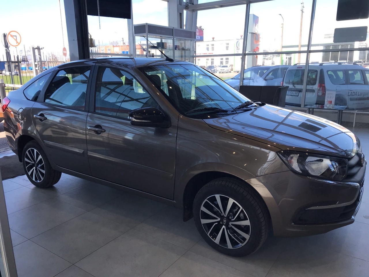 Легковой автотранспорт - LADA Granta 1.6 MT (90 л.с.)