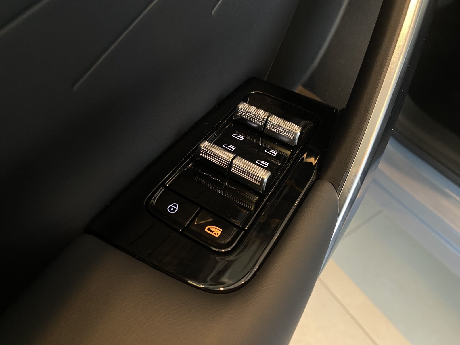 Легковой автотранспорт - GEELY Atlas 