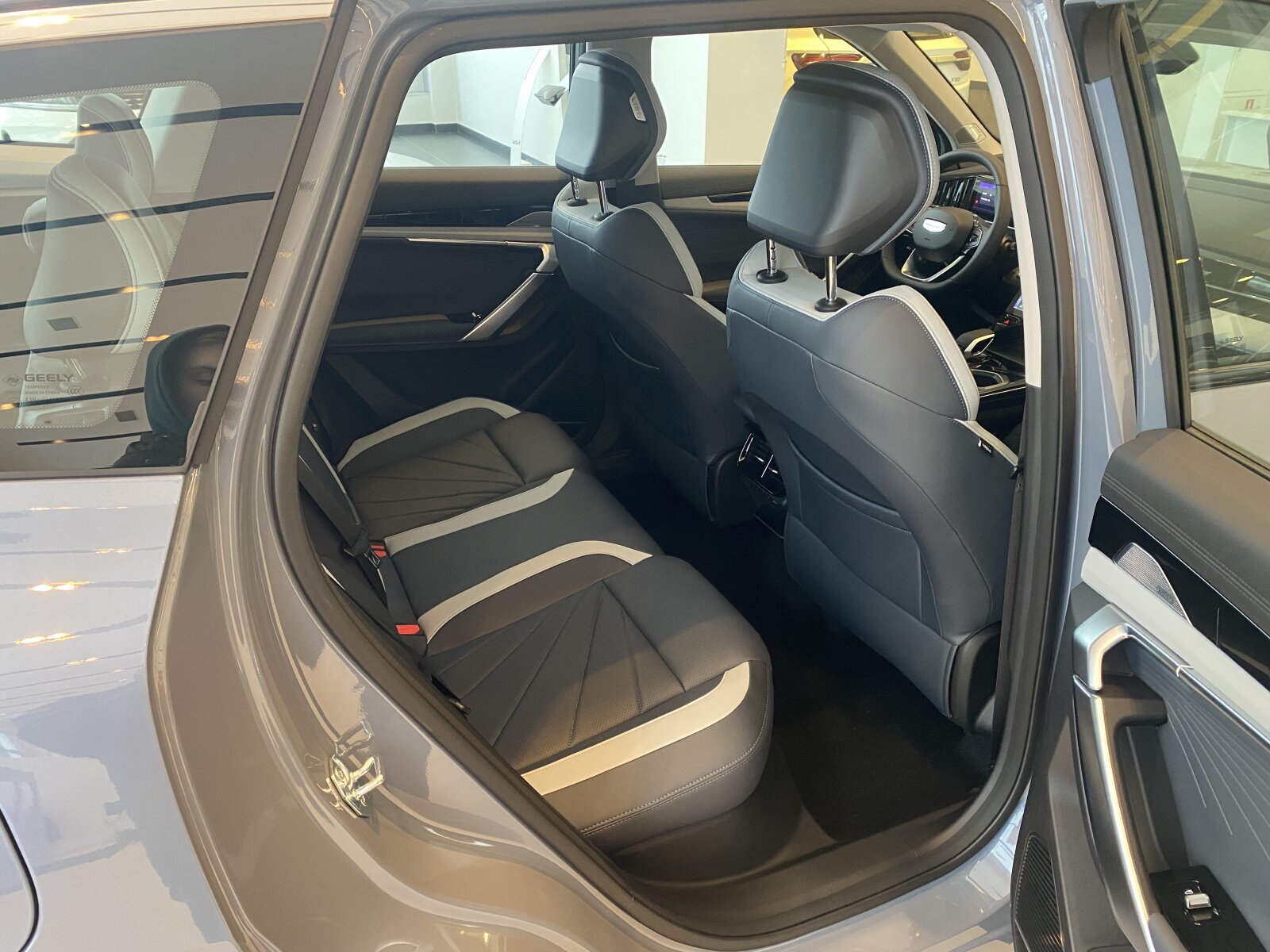 Легковой автотранспорт - GEELY Atlas 
