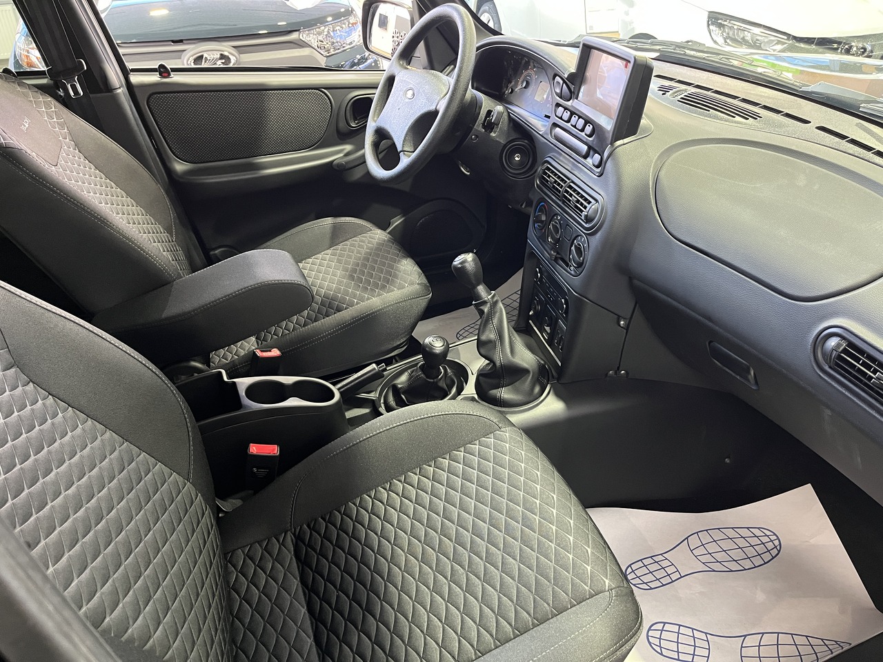 Легковой автотранспорт - Niva 1.7 MT (80 л.с.) 4WD