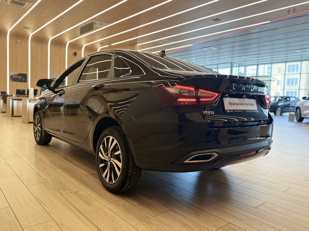 Легковой автотранспорт - LADA Vesta 1.8 CVT (122 л.с.)