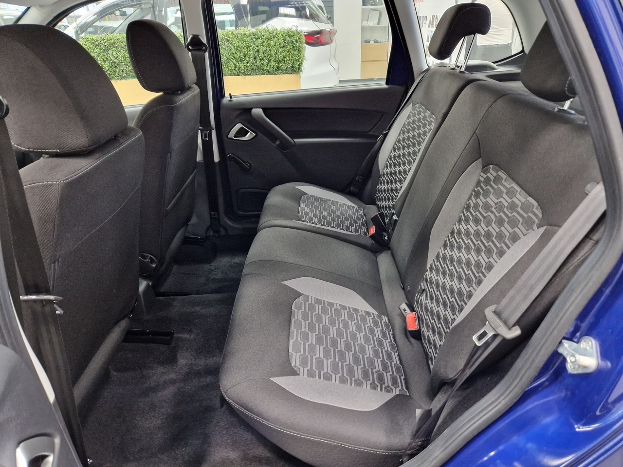 Легковой автотранспорт - LADA Granta Cross 1.6 MT (106 л.с.)