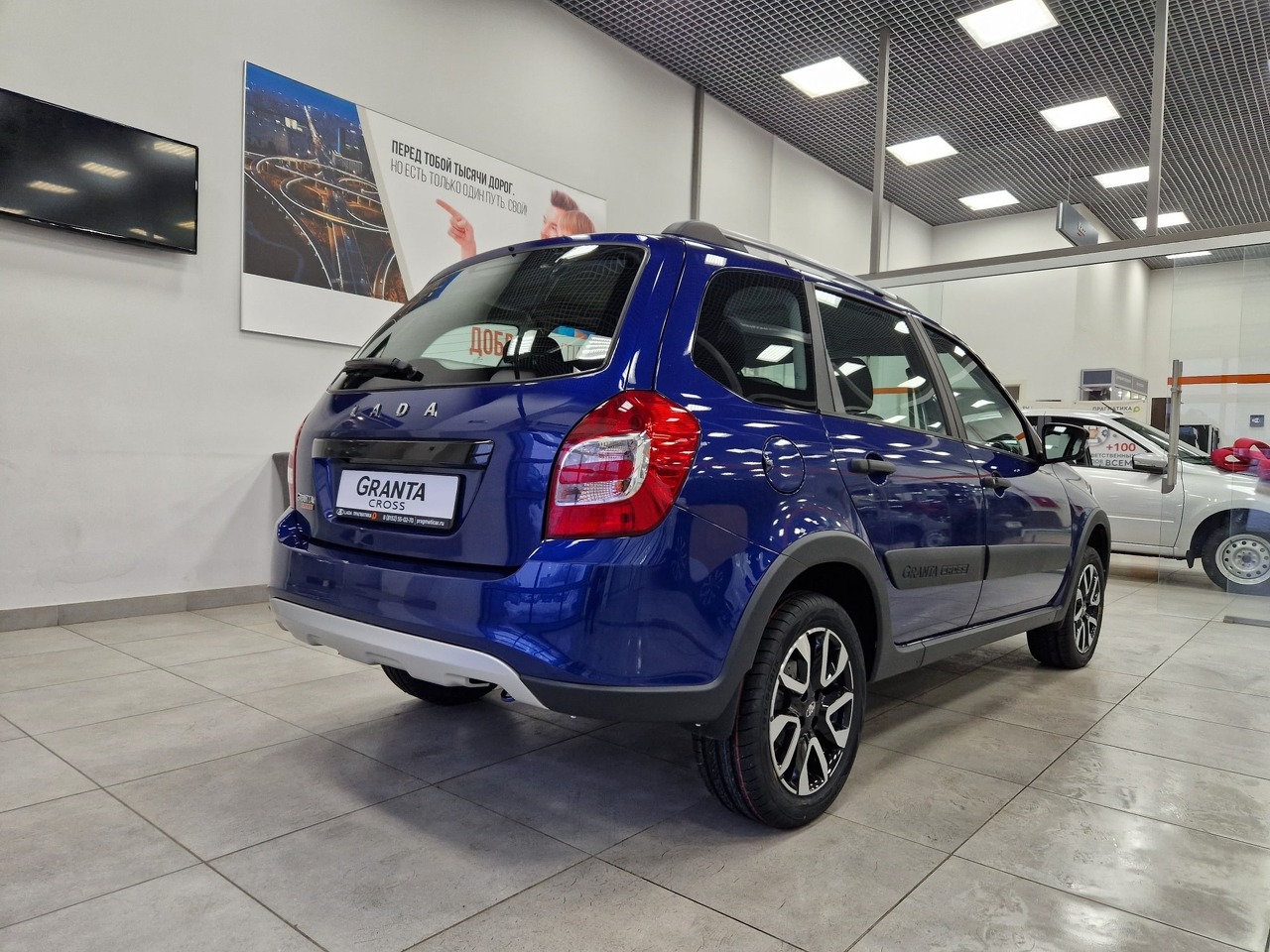 Легковой автотранспорт - LADA Granta Cross 1.6 MT (106 л.с.)