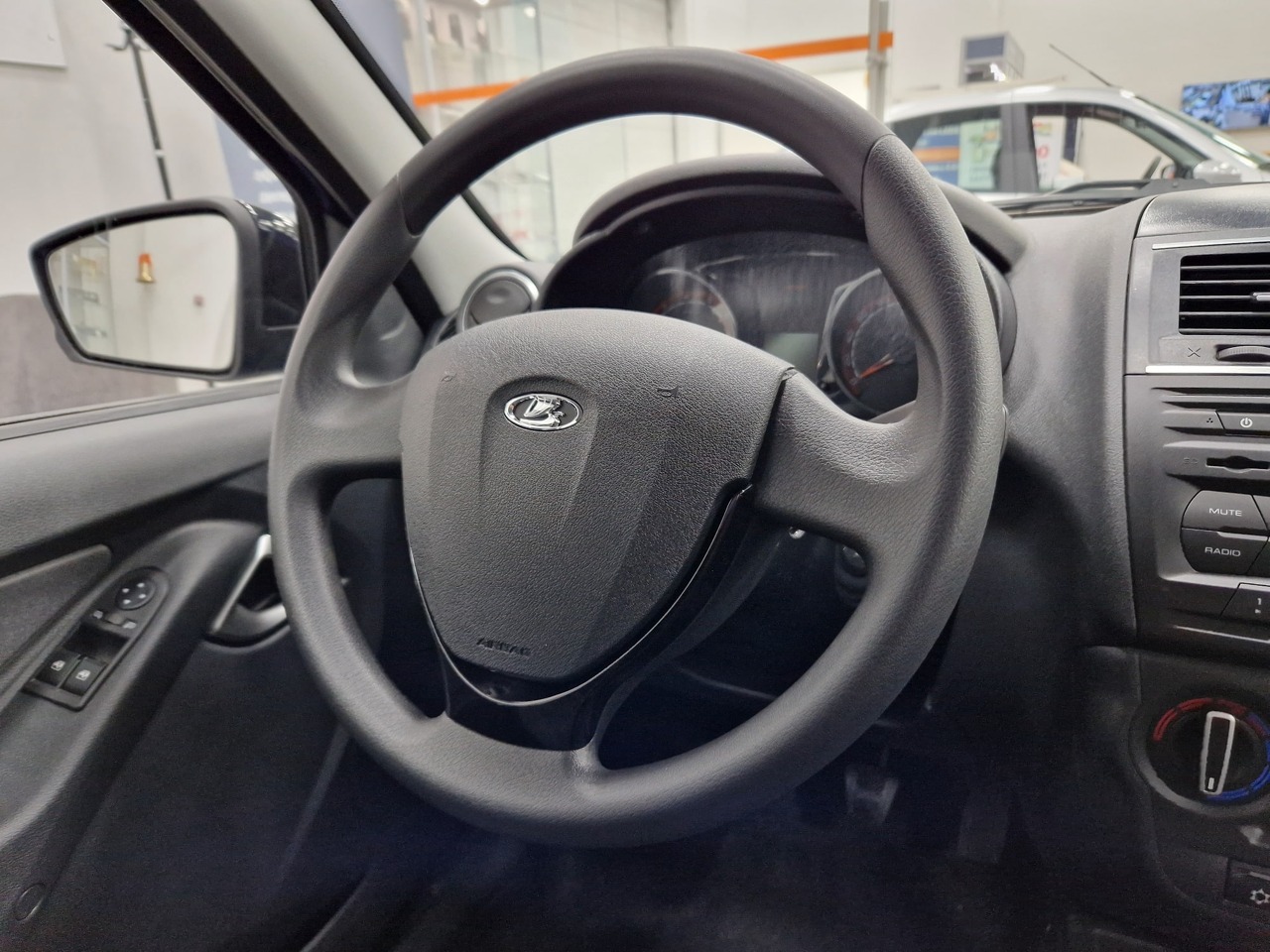 Легковой автотранспорт - LADA Granta Cross 1.6 MT (106 л.с.)