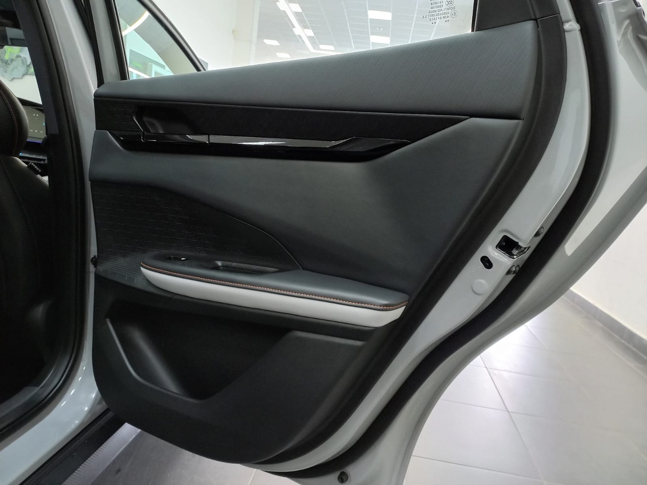 Легковой автотранспорт - Vesta SW Cross 1.8 CVT (122 л.с.)