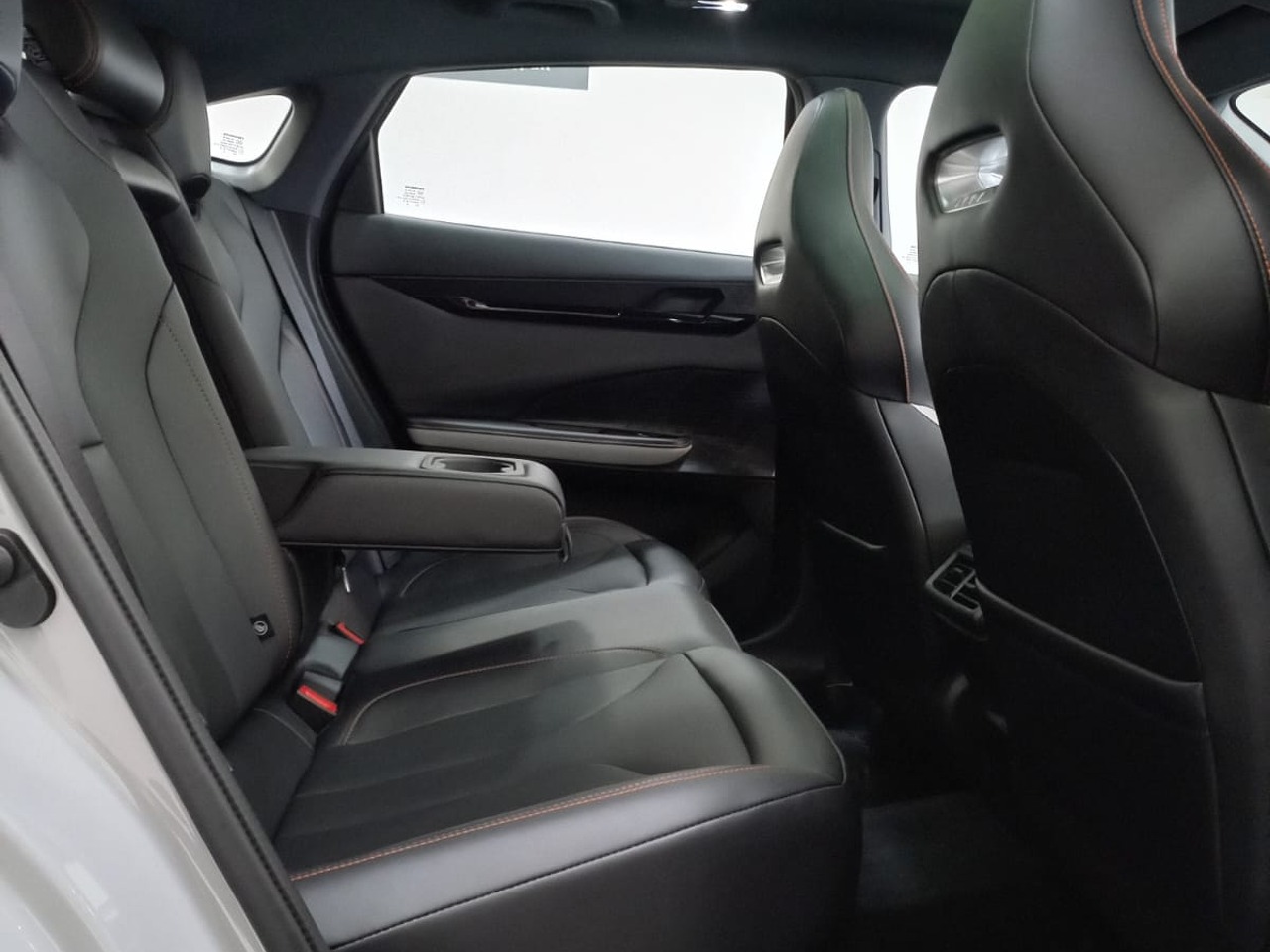 Легковой автотранспорт - Vesta SW Cross 1.8 CVT (122 л.с.)