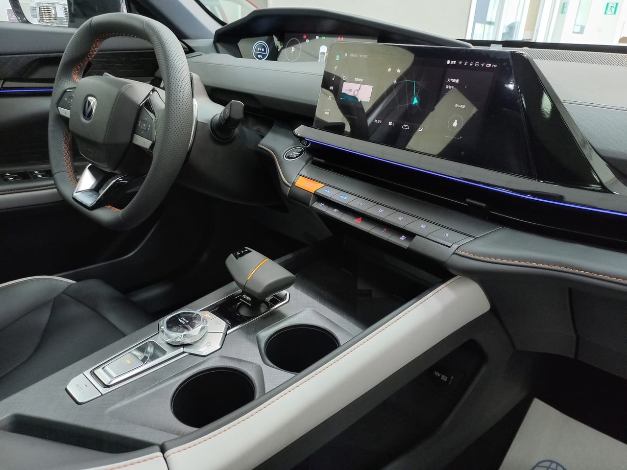 Легковой автотранспорт - Vesta SW Cross 1.8 CVT (122 л.с.)