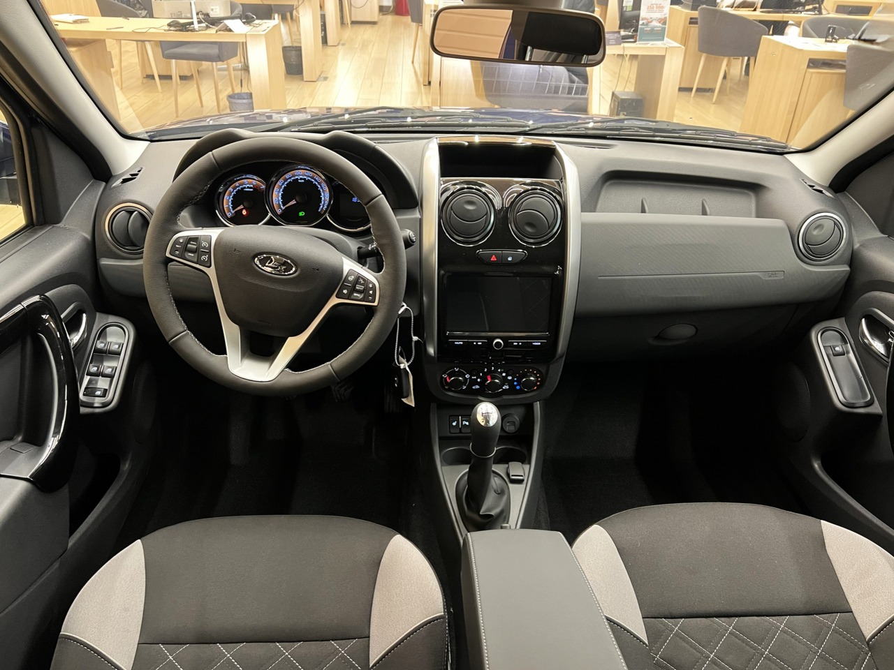 Легковой автотранспорт - LADA Largus Cross 1.6 MT (106 л.с.)