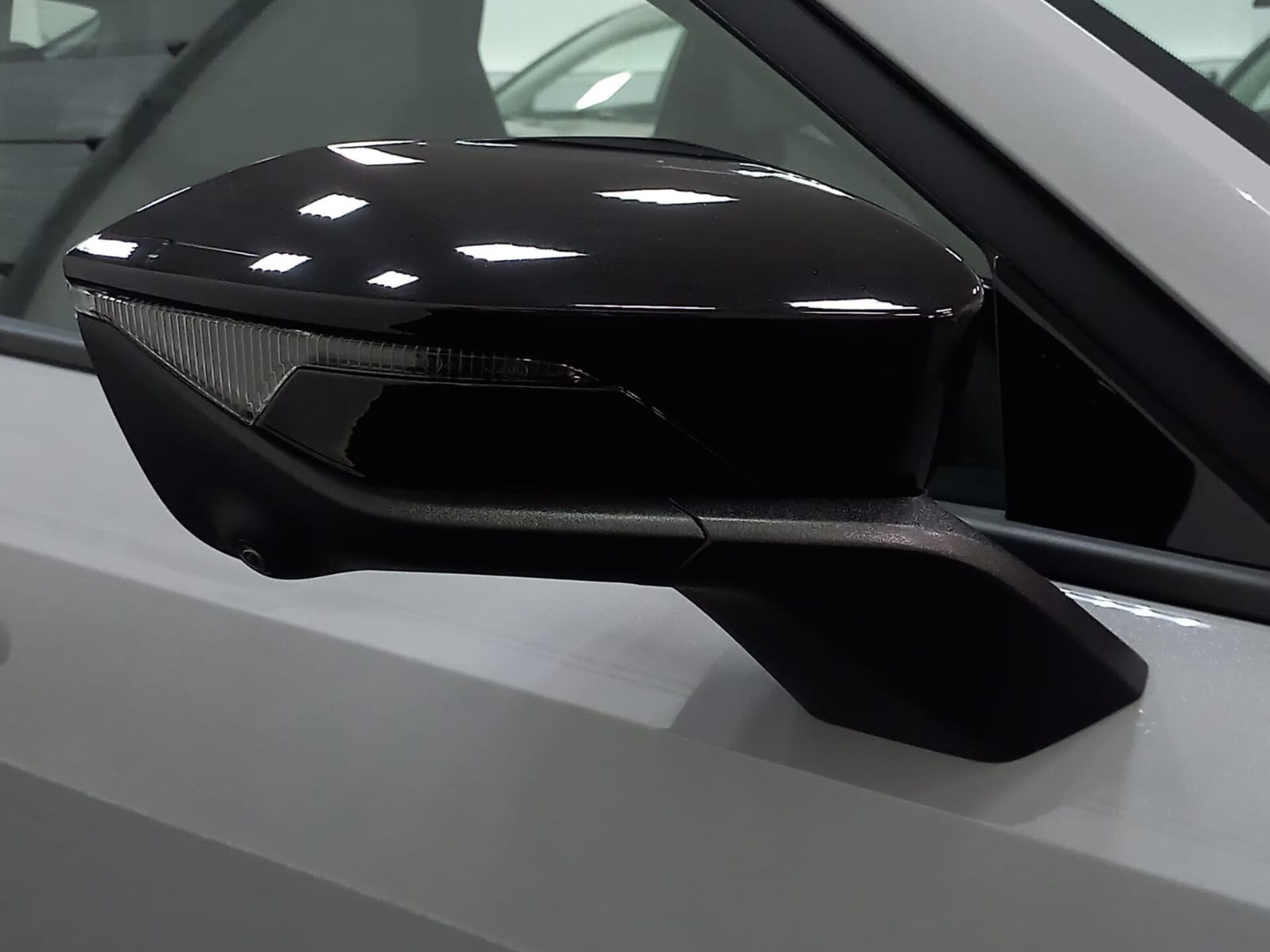 Легковой автотранспорт - CHANGAN UNI-V 1.5 AMT (181 л.с.)