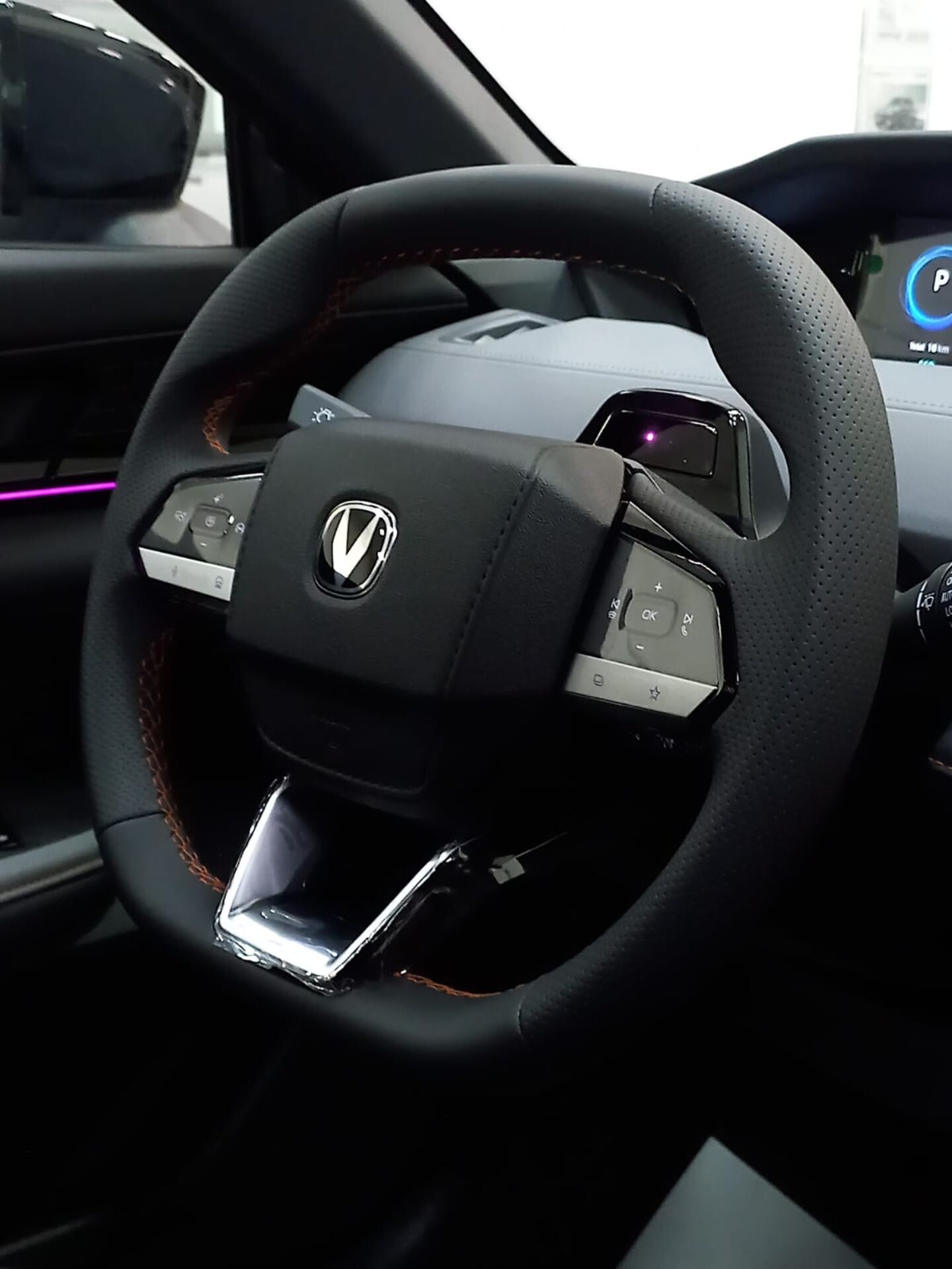 Легковой автотранспорт - CHANGAN UNI-V 1.5 AMT (181 л.с.)