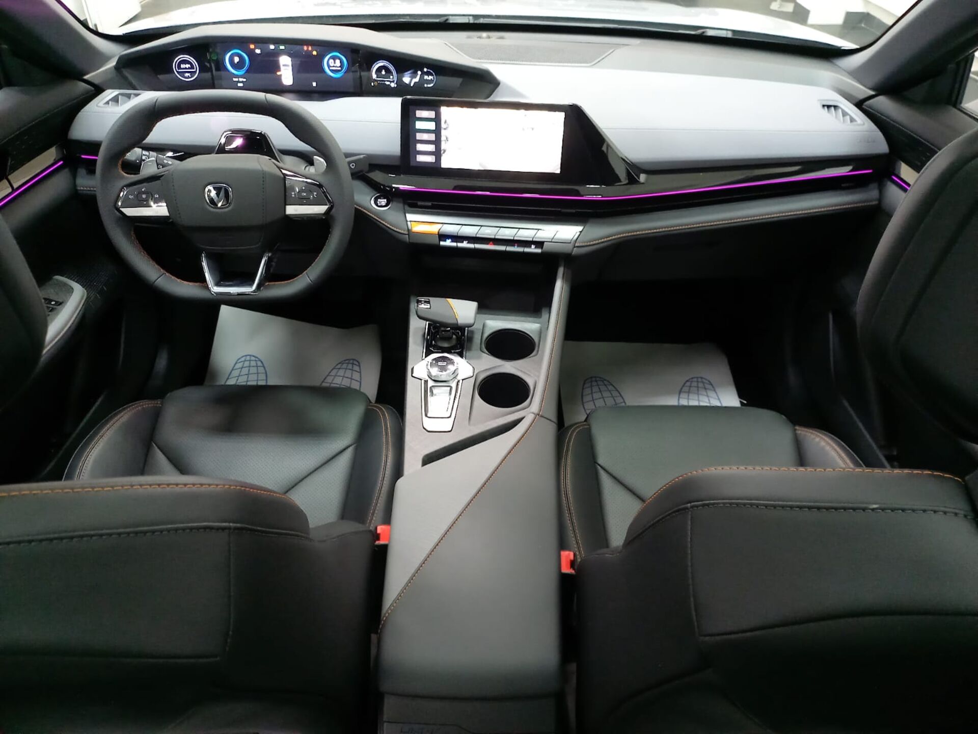 Легковой автотранспорт - CHANGAN UNI-V 1.5 AMT (181 л.с.)