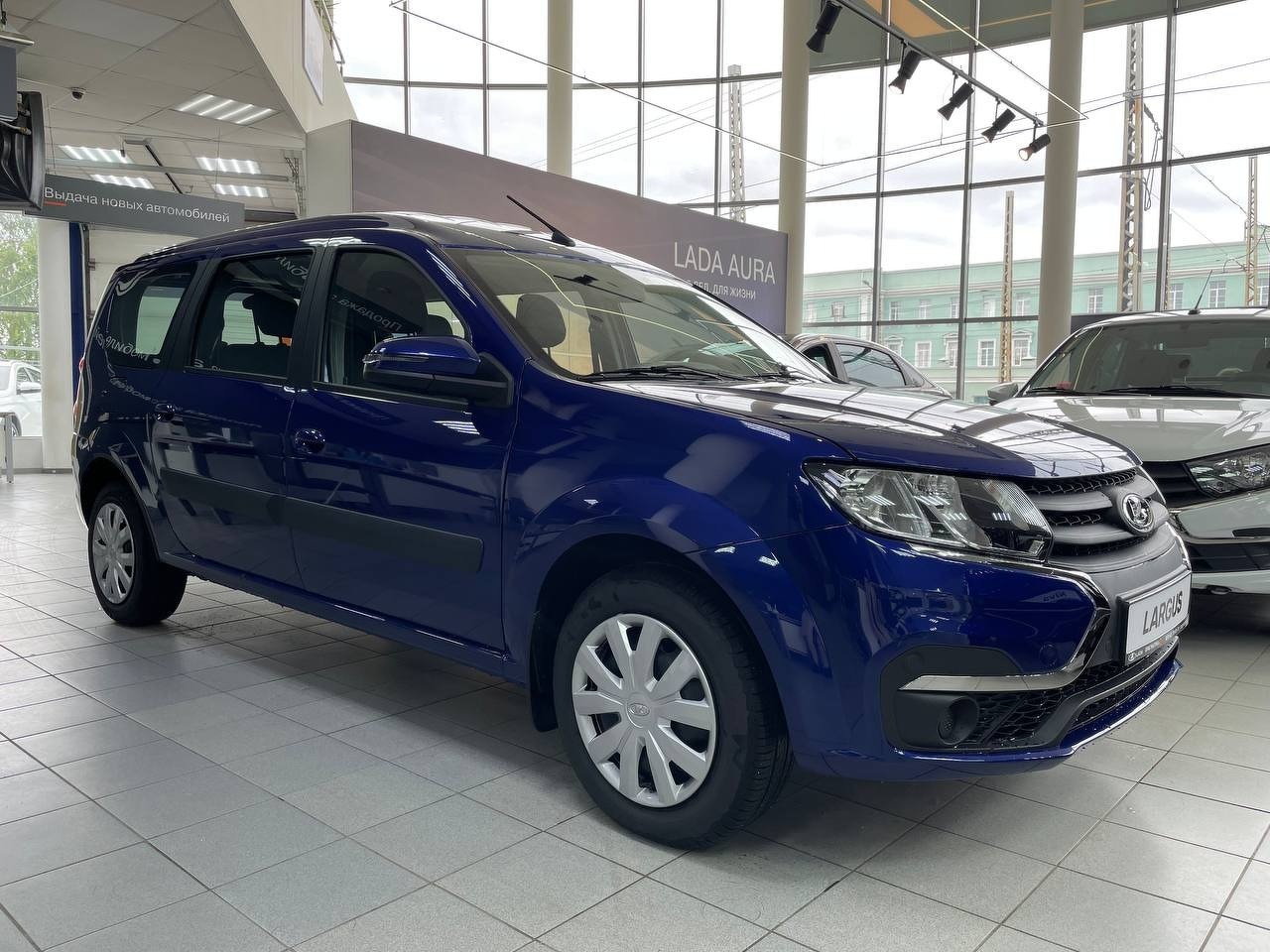 Легковой автотранспорт - LADA Largus 1.6 MT (90 л.с.)