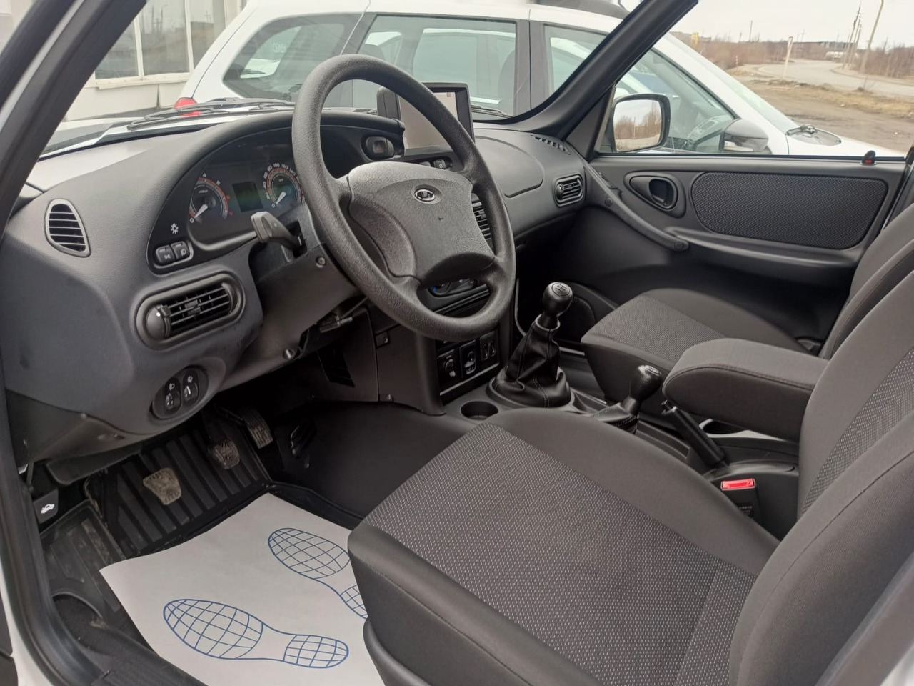 Легковой автотранспорт - Niva 1.7 MT (80 л.с.) 4WD