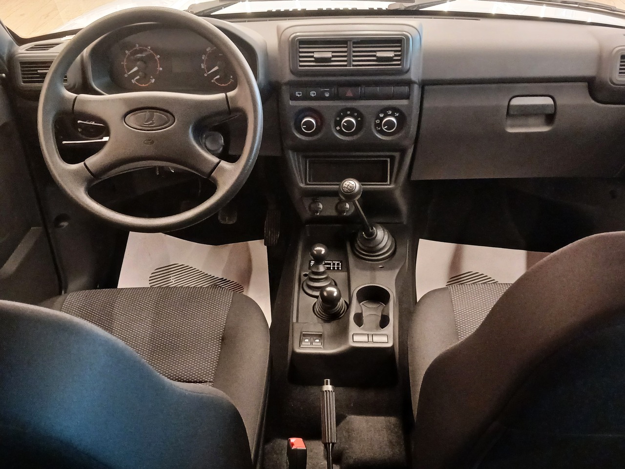 Легковой автотранспорт - LADA Niva Legend 1.7 MT (83 л.с.) 4WD