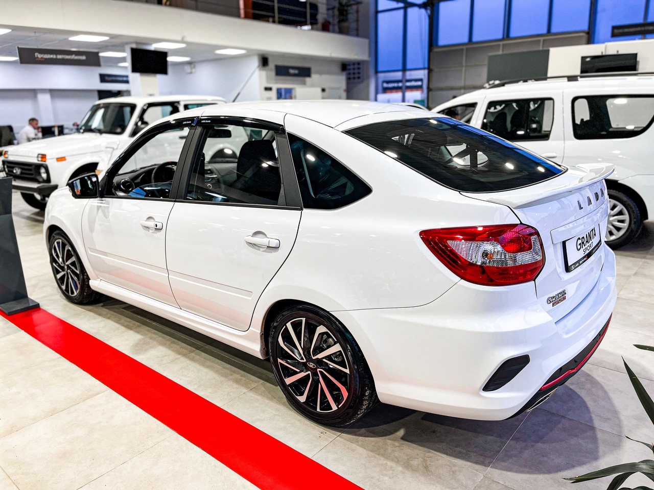 Легковой автотранспорт - Granta Sport 1.6 MT (118 л.с.)