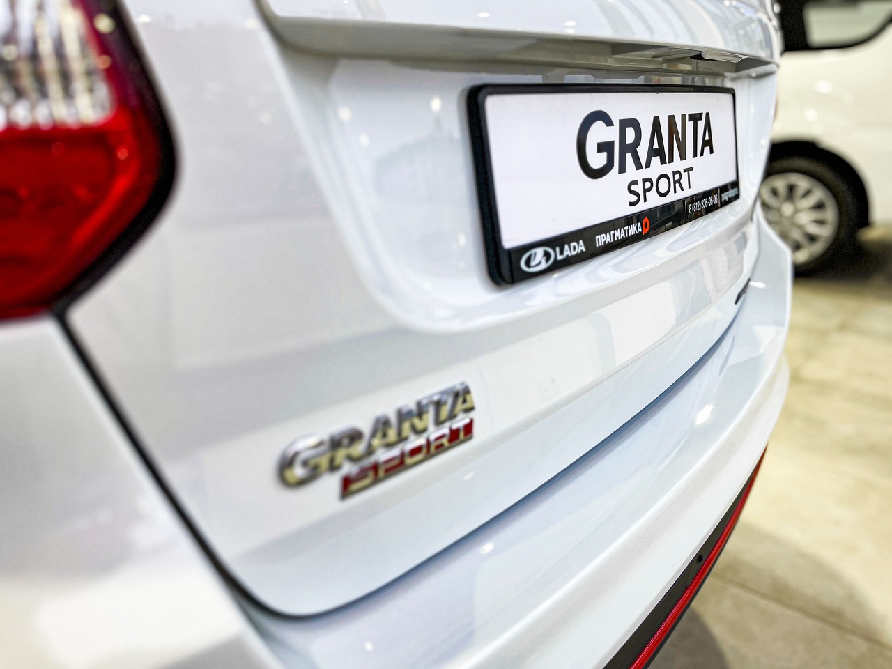 Легковой автотранспорт - Granta Sport 1.6 MT (118 л.с.)
