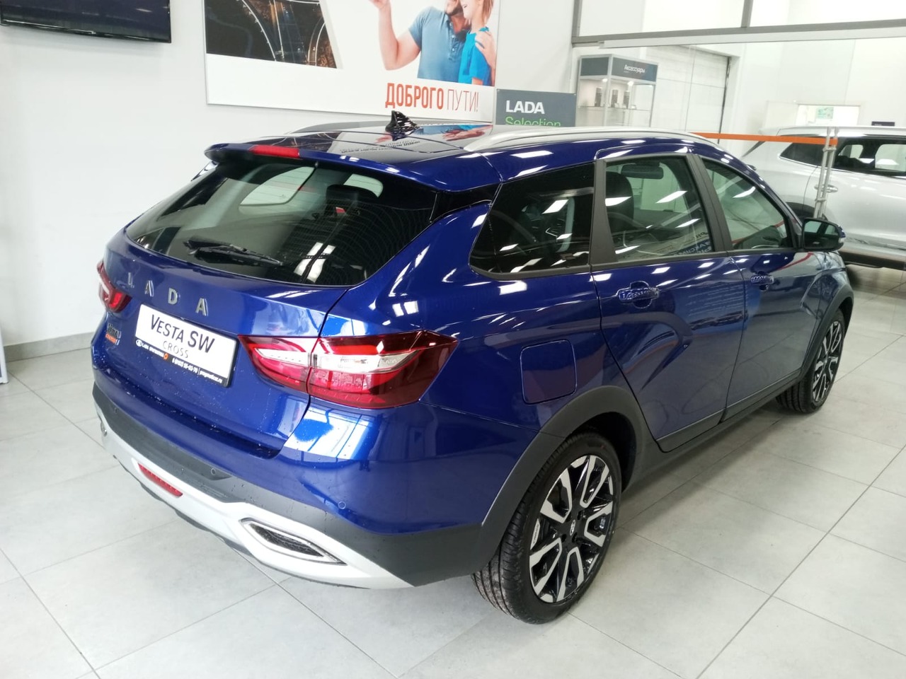 Легковой автотранспорт - LADA Vesta SW Cross 1.8 CVT (122 л.с.)