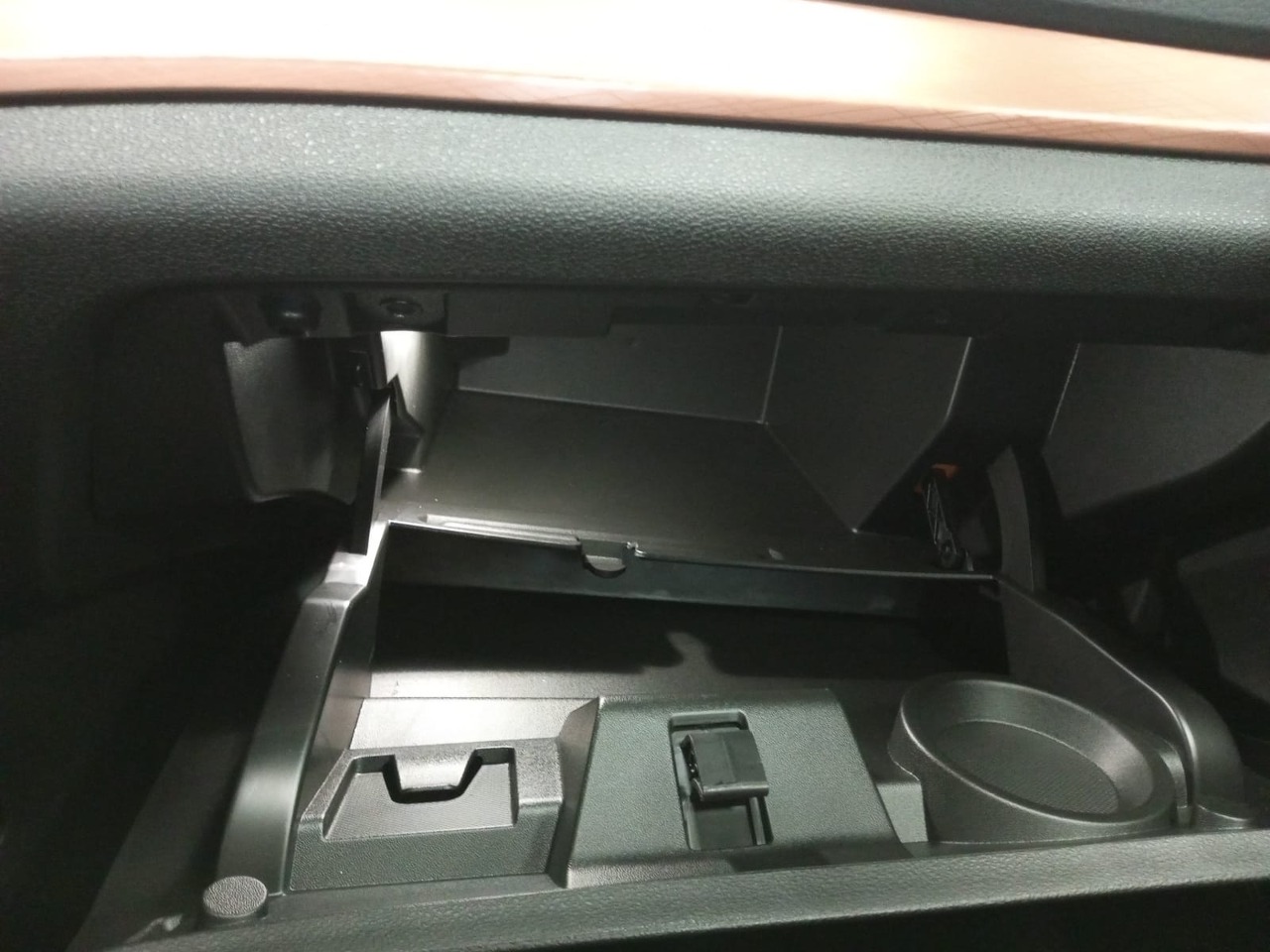 Легковой автотранспорт - LADA Vesta SW Cross 1.8 CVT (122 л.с.)