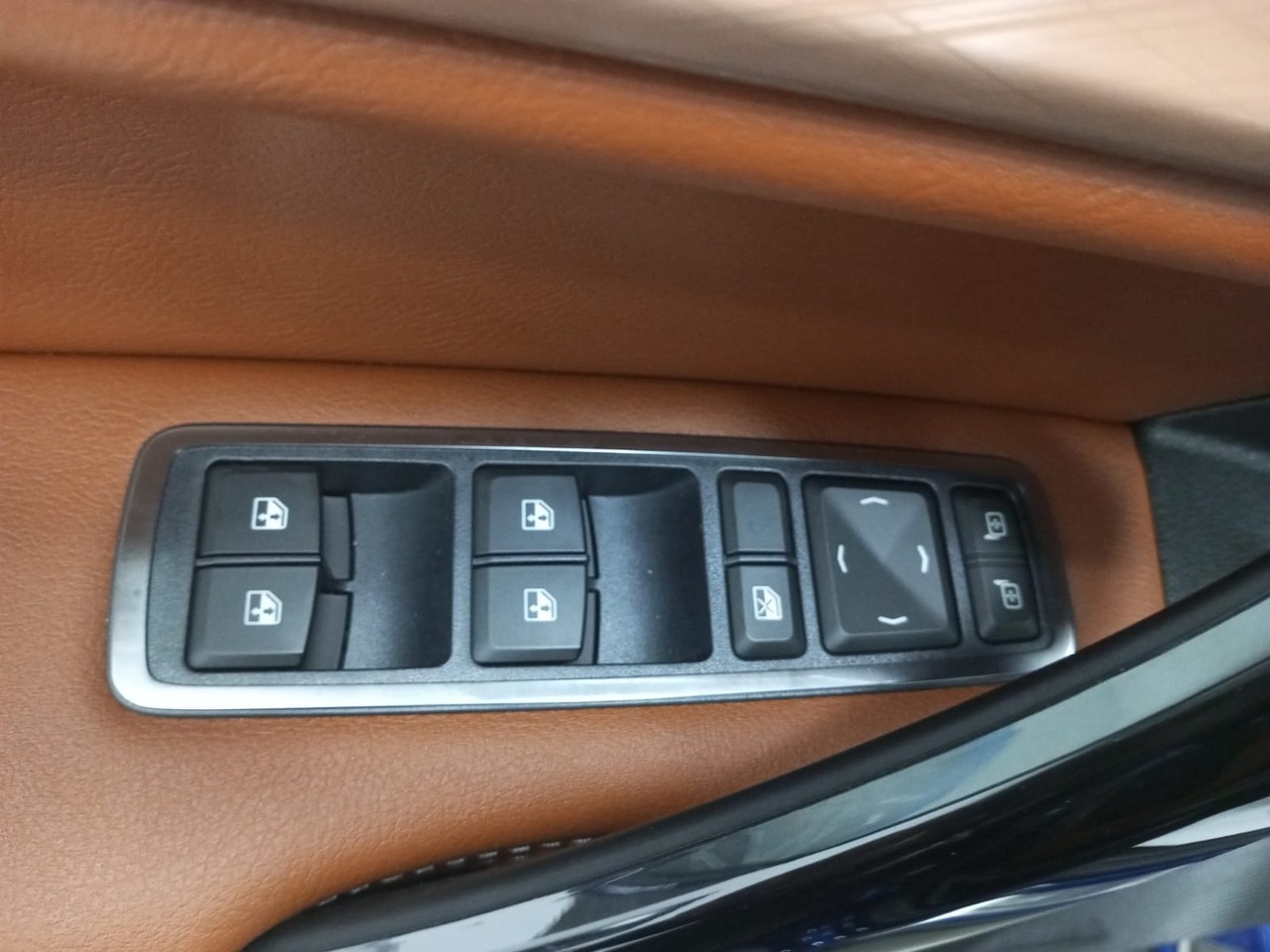 Легковой автотранспорт - LADA Vesta SW Cross 1.8 CVT (122 л.с.)