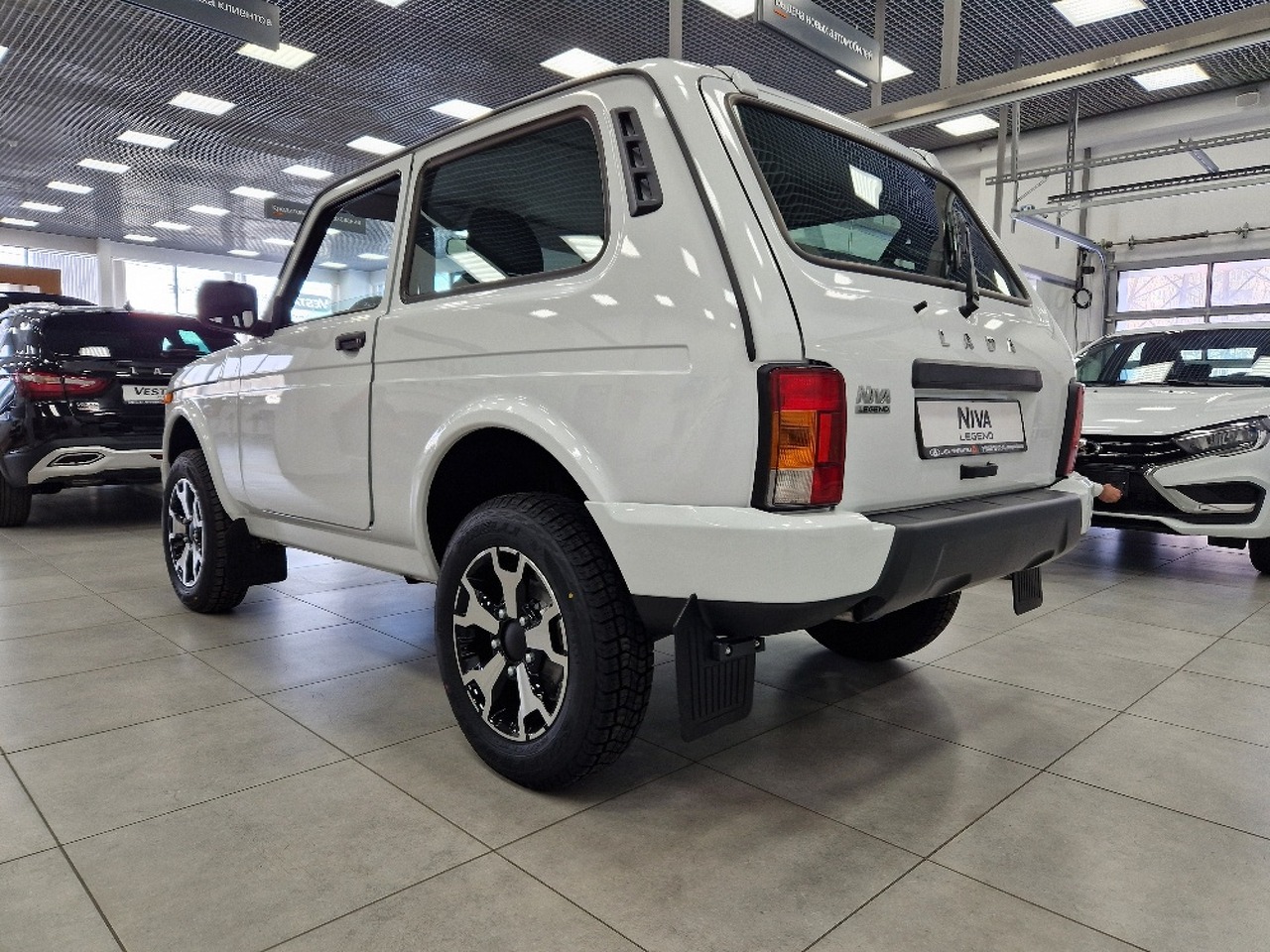 Легковой автотранспорт - LADA Niva Legend 1.7 MT (83 л.с.) 4WD