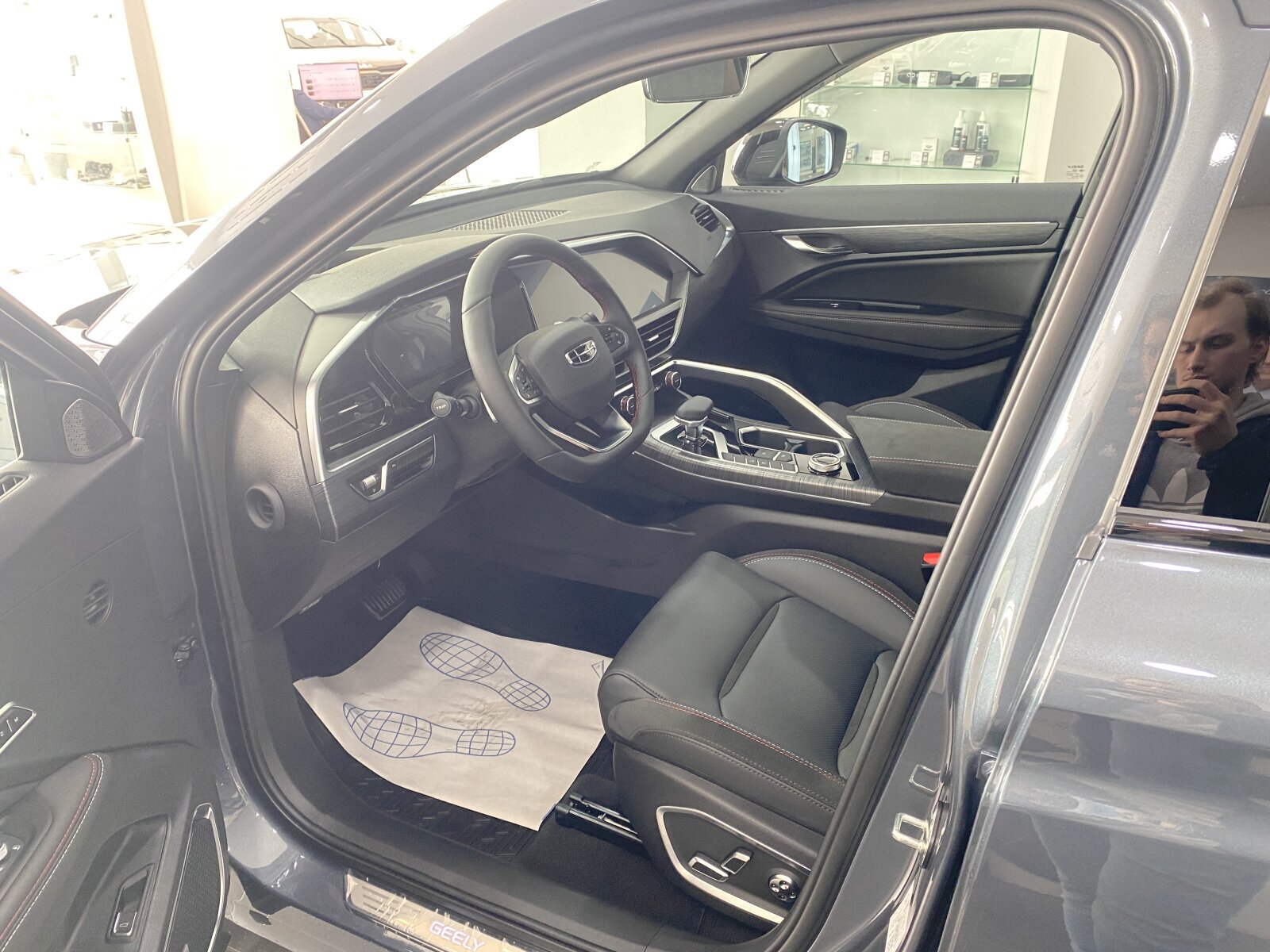 Легковой автотранспорт - GEELY Tugella 