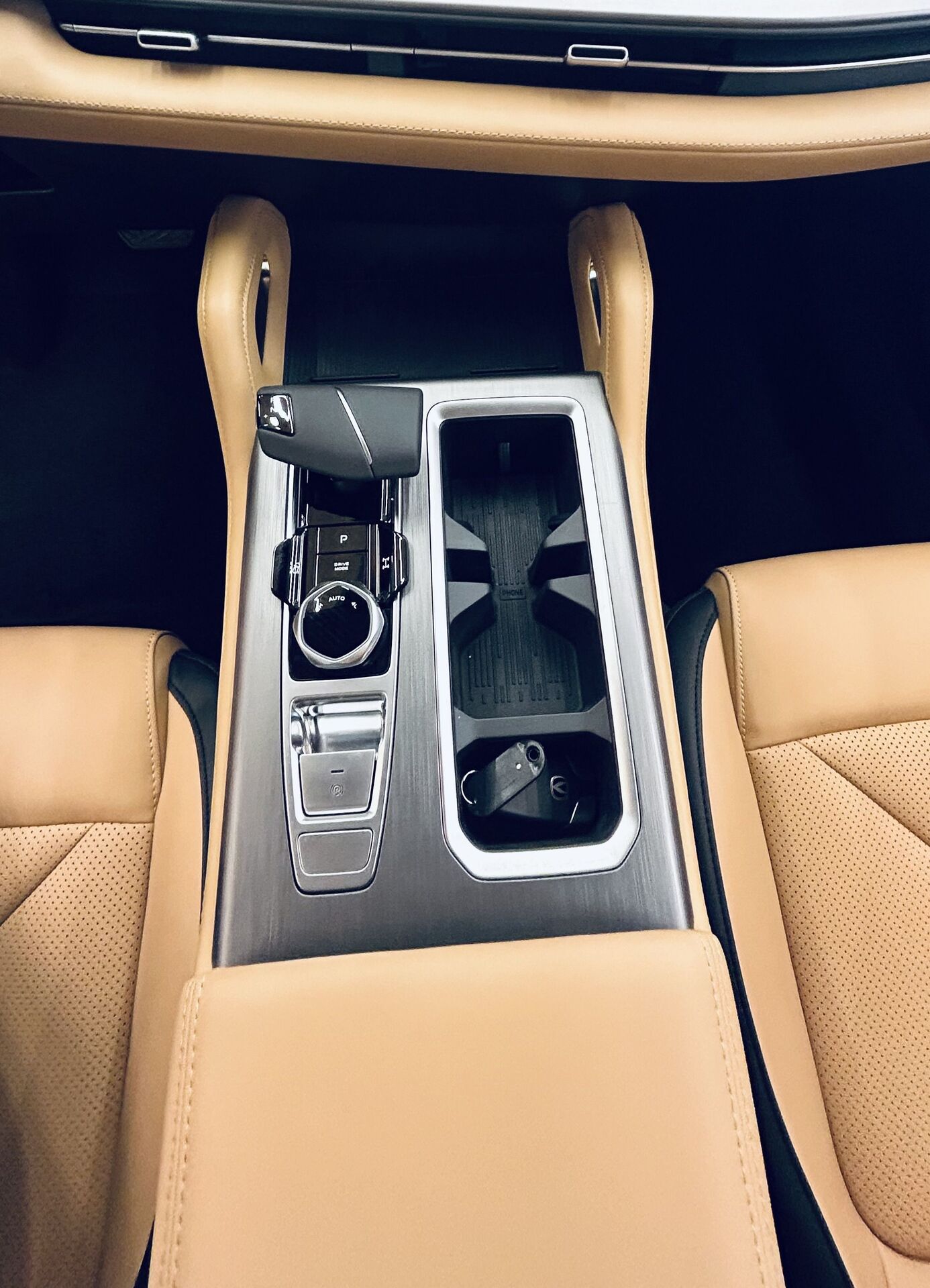 Легковой автотранспорт - CHANGAN Hunter Plus 2.0 AT (226 л.с.) 4WD