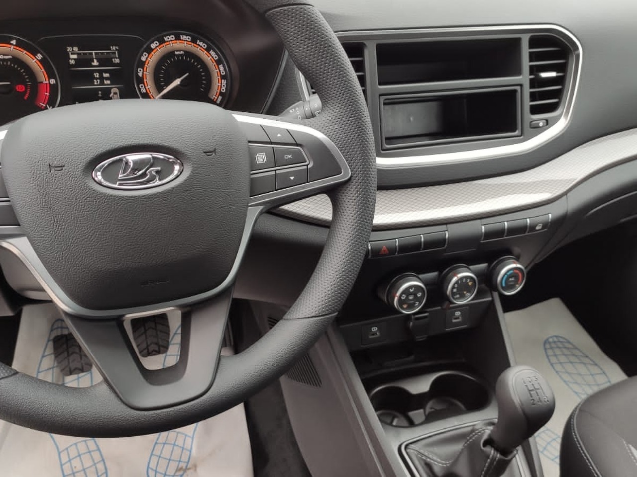 Легковой автотранспорт - LADA Vesta 1.6 MT (106 л.с.)