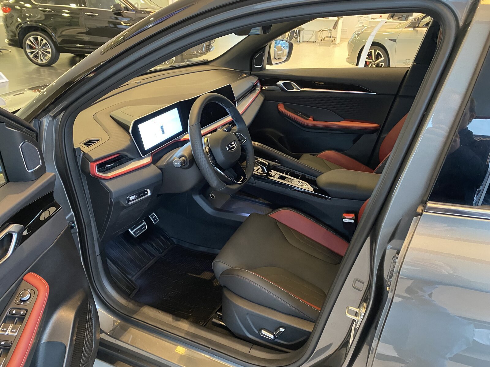 Легковой автотранспорт - GEELY Coolray 